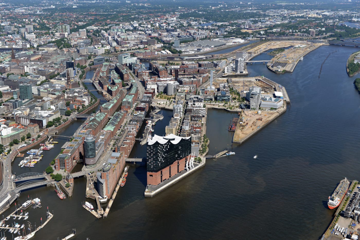 //www.kcap.eu/media/uploads/9930AS_Hafencity_KCAP_(c)Fotofrizz_Aerial_LR.jpg