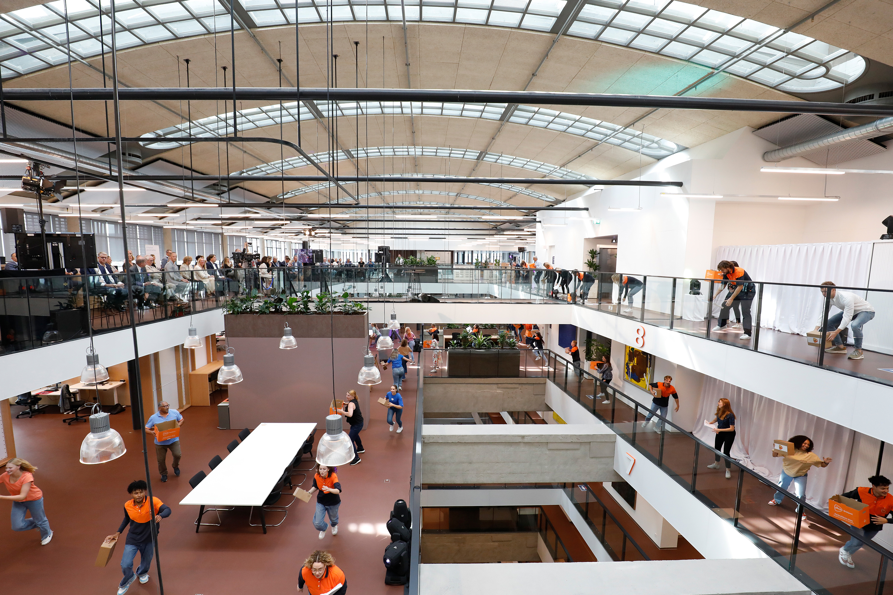 Stationspostgebouw The Hague has been opened 